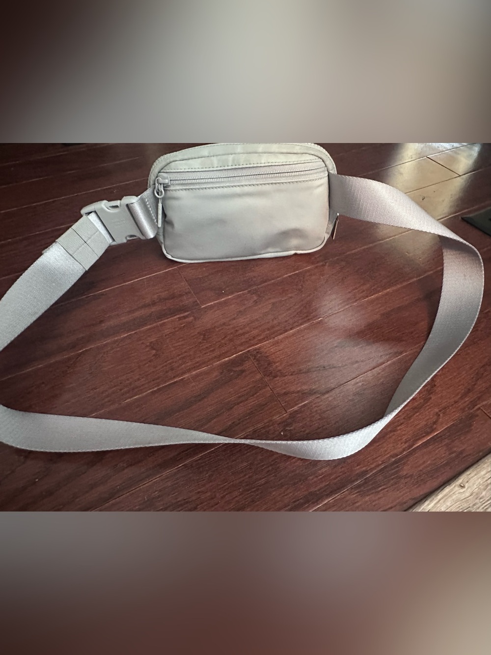 Lululemon light gray everywhere 1L belt bag